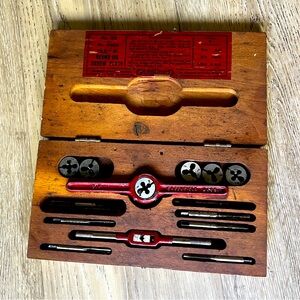 Greenfield Antique “O.K.” Jr. Round Die Screw Plate Kit (COMPLETE)